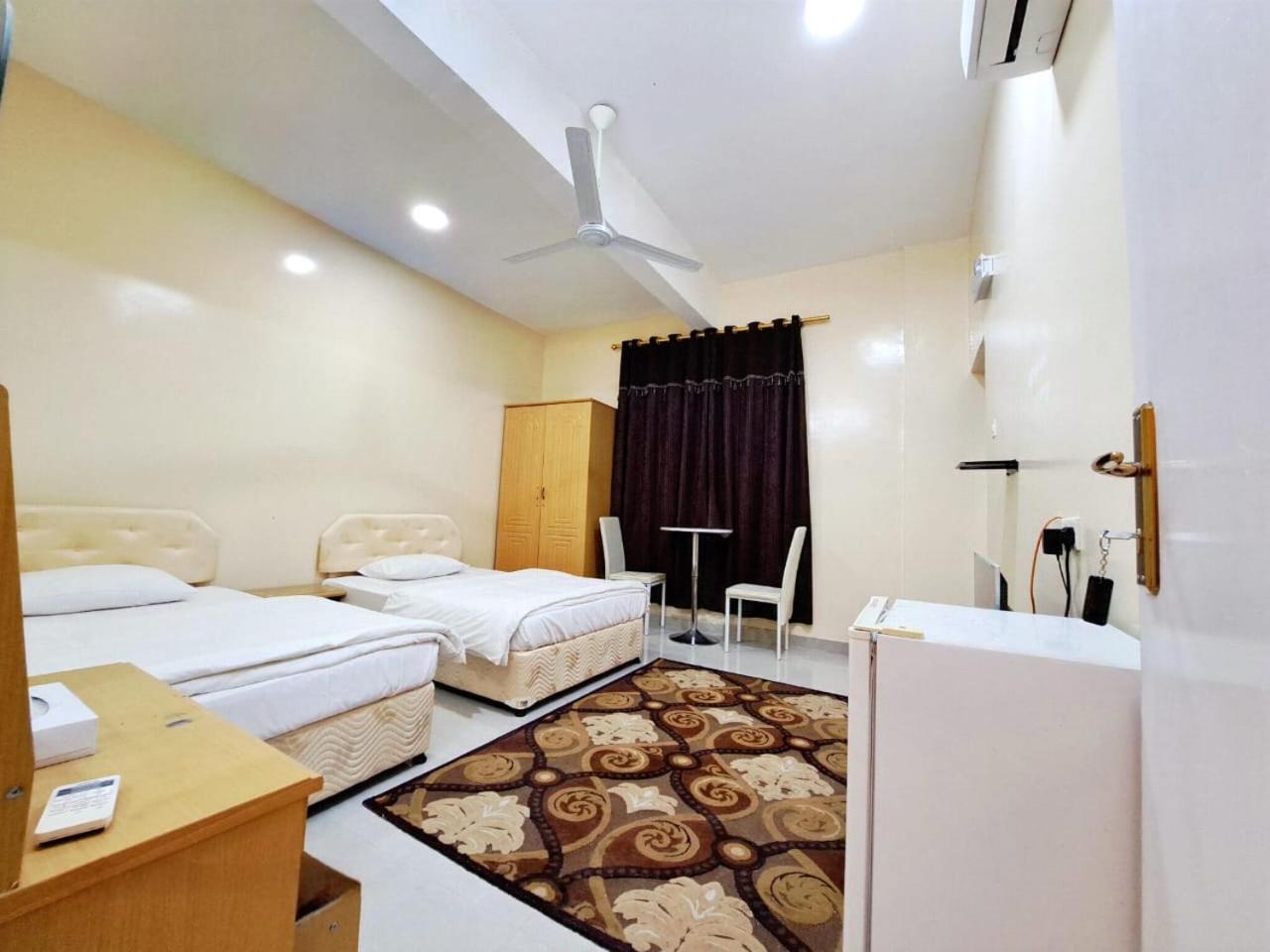 Luluat Al Afia Hotel Apartments 수르 외부 사진